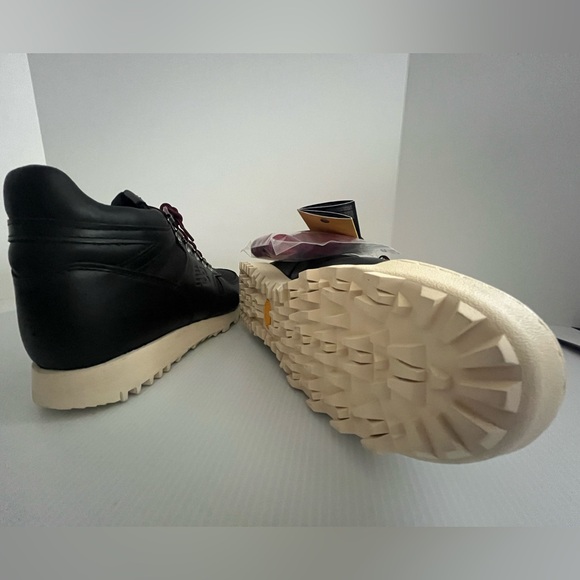 New Balance Men's Rainier Hiking Leather Boots (Black) sz 8 1/2 - Picture 13 of 16